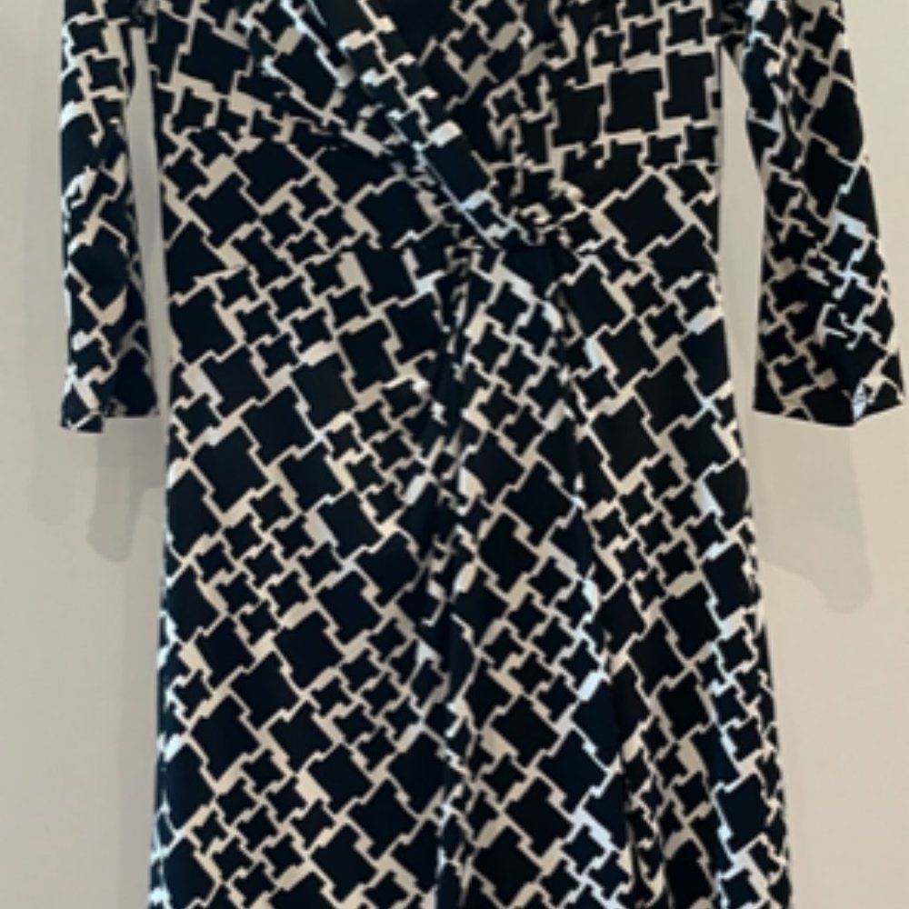 Size 2 White House Black Market Dress
